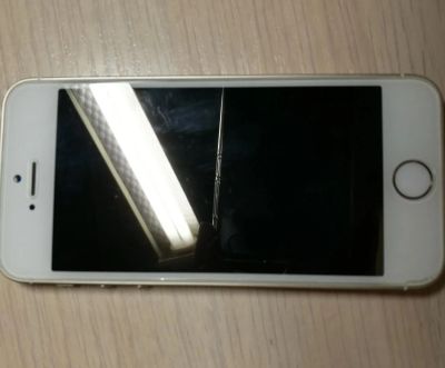 Лот: 8258830. Фото: 1. iPhone 5S 16 гб Gold РСТ, идеальное... Смартфоны