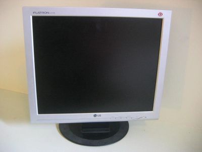 Лот: 8800377. Фото: 1. ЖК монитор 17" LG L1717S в отличном... ЖК-мониторы