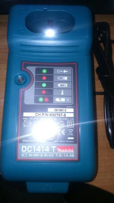 Лот: 10035880. Фото: 1. Зарядное устройство Makita 6271DWPE... Электроинструмент