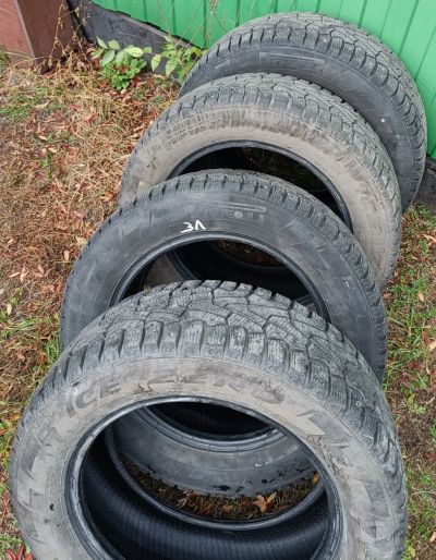 Лот: 24314592. Фото: 1. Резина (Шины) Pirelli Ice Zero... Шины