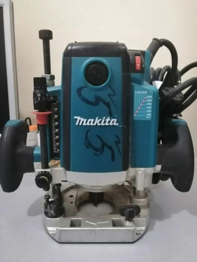Лот: 15894784. Фото: 1. Фрезер Makita RP2300FC (2604-02... Электроинструмент