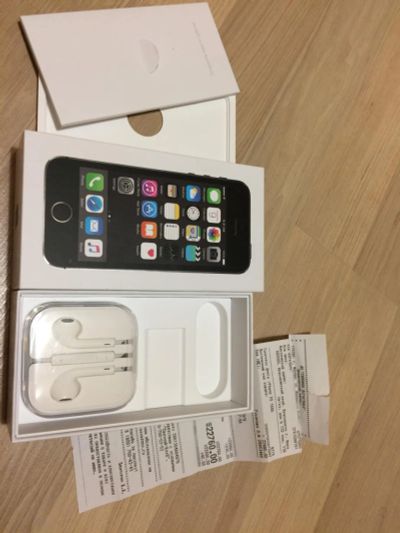 Лот: 9258596. Фото: 1. iPhone 5S 16 GB оригинал, на гарантии... Смартфоны