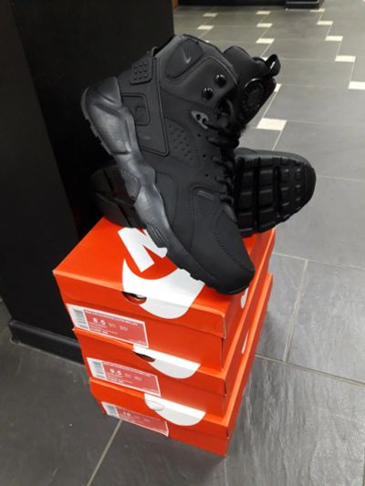 Лот: 10368707. Фото: 1. Зимние кроссовки Nike Air Huarache... Кеды, кроссовки, слипоны