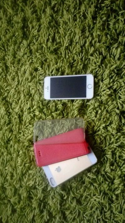 Лот: 12441633. Фото: 1. Iphone 5S Gold. Смартфоны