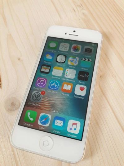 Лот: 9749723. Фото: 1. Iphone 5 16Gb. Смартфоны