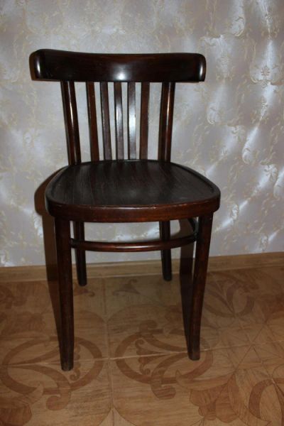 Лот: 10006588. Фото: 1. Винтажный деревянный стул. Столы, стулья, обеденные группы