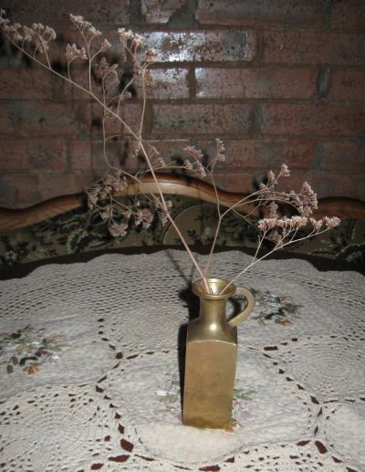 Лот: 12876199. Фото: 1. Антикварная вазочка бронза литье... Предметы интерьера и быта