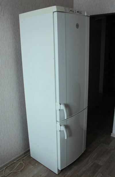 Лот: 17288951. Фото: 1. Холодильник electrolux erf3700. Холодильники, морозильные камеры