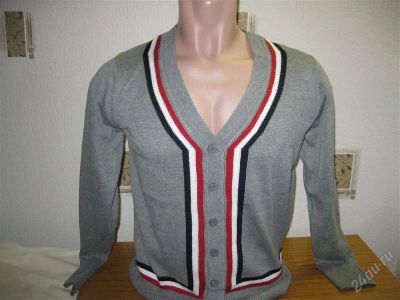 Лот: 1051113. Фото: 1. Джемпер MONCLER. Свитеры, толстовки, худи