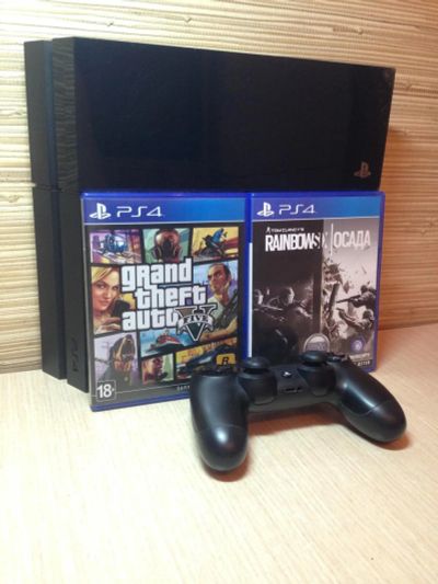Лот: 6948303. Фото: 1. Sony PlayStation 4 (PS4) + GTA... Игровые приставки, консоли