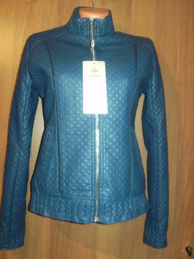 Лот: 3982894. Фото: 1. Курточка 44 размер. Верхняя одежда