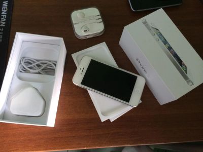 Лот: 3586879. Фото: 1. Iphone 5 16Gb White использовался... Смартфоны