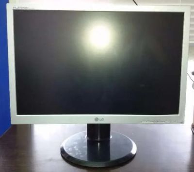 Лот: 7582441. Фото: 1. ЖК монитор LG L222WS-SN. ЖК-мониторы