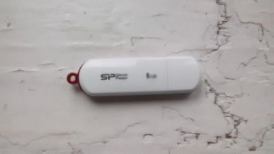 Лот: 13737190. Фото: 1. USB флешка Silicon Power 8Gb с... USB-флеш карты