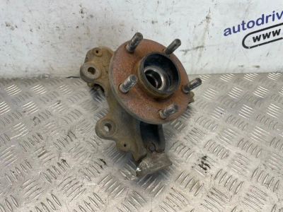 Лот: 24965209. Фото: 1. поворотный кулак Ford Focus CB4. Двигатель и элементы двигателя