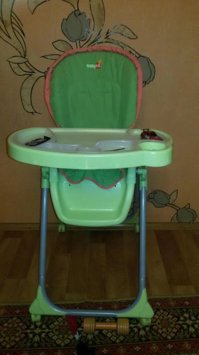 Лот: 6701748. Фото: 1. Стульчик для кормления в отличном... Стульчики для кормления