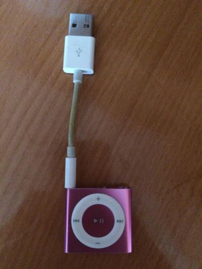 Лот: 8509902. Фото: 1. iPod shuffle 4. Плееры