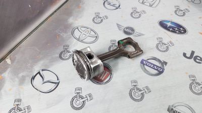 Лот: 23587570. Фото: 1. Шатун Nissan NV200 HR16DE 121001HC0A. Двигатель и элементы двигателя
