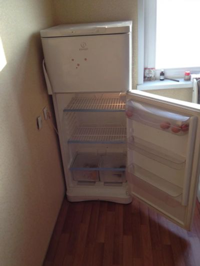 Лот: 6730472. Фото: 1. Холодильник Indesit. Холодильники, морозильные камеры