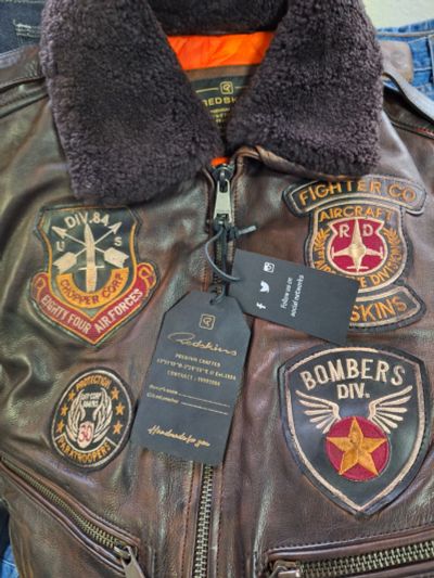 Лот: 22845733. Фото: 1. Кожаная куртка пилот Redskins... Верхняя одежда