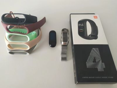 Лот: 16346955. Фото: 1. xiaomi mi band 4. Смарт-часы, фитнес-браслеты, аксессуары
