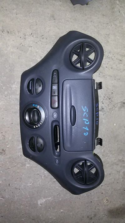 Лот: 6255223. Фото: 1. toyota vitz scp10 рамка климата... Салон
