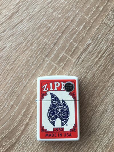 Лот: 11011860. Фото: 1. Зажигалка zippo made in USA оригинал... Зажигалки, спички, пепельницы