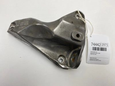 Лот: 21111788. Фото: 1. Кронштейн КПП Audi A8 1998 4D0399114AC... Кузов