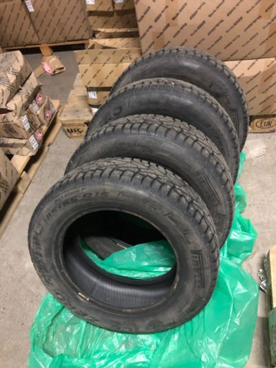 Лот: 16608105. Фото: 1. Шины зимние Pirelli Ice Zero 185... Шины