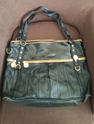 Лот: 25359574. Фото: 1. Сумка из натуральной кож б/у Gianni... Сумки
