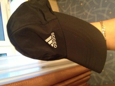 Лот: 4169030. Фото: 1. Кепка Adidas новая. Бумажники, кошельки, портмоне