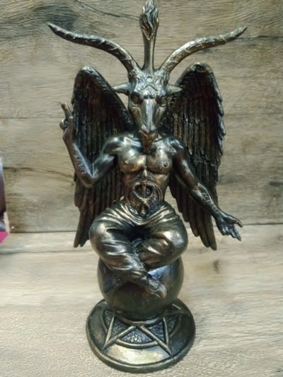 Лот: 16229646. Фото: 1. Бафомет статуэтка. Фигурки, статуэтки