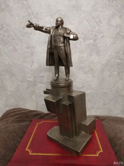 Лот: 18546406. Фото: 1. Ленин на броневике. Предметы интерьера и быта