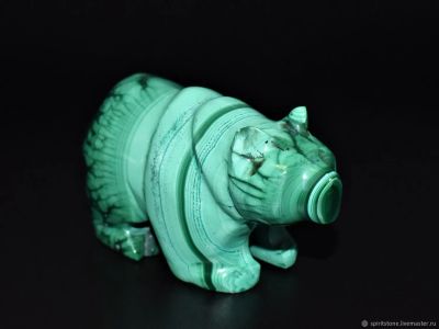 Лот: 20628583. Фото: 1. Фигурка медведя из малахита. 100... Фигурки, статуэтки