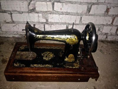 Лот: 3341342. Фото: 1. Швейная машинка Singer 1911 года... Другое (антиквариат)