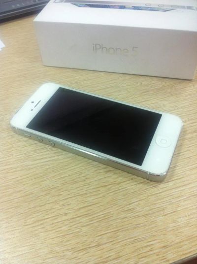 Лот: 5200795. Фото: 1. iPhone 5, 16 GB, белый. Смартфоны