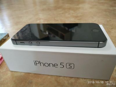Лот: 14792170. Фото: 1. iPhone 5s 16GB Space Gray. Смартфоны