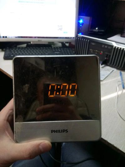 Лот: 15662117. Фото: 1. Радио-часы Philips AJ3231/12. Часы настенные, настольные