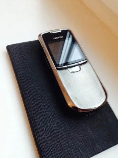 Лот: 4029086. Фото: 1. NOKIA 8800 silver (оригинал). Кнопочные мобильные телефоны