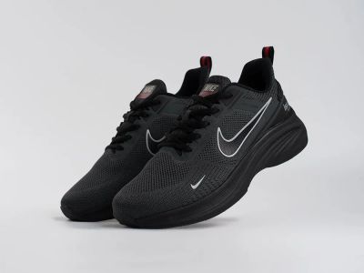 Лот: 25130505. Фото: 1. Кроссовки Nike. Кеды, кроссовки, слипоны