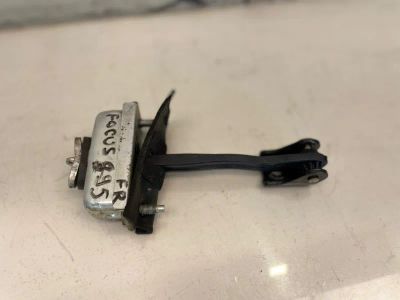 Лот: 23246471. Фото: 1. ограничитель двери Ford Focus... Другое (автозапчасти)