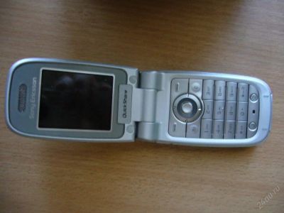 Лот: 70575. Фото: 1. sony ericsson z520i продажа или... Кнопочные мобильные телефоны