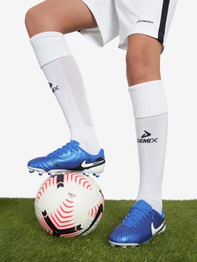 Лот: 24943685. Фото: 1. Бутсы для мальчиков Nike Jr. Tiempo... Другое (одежда, обувь, галантерея)