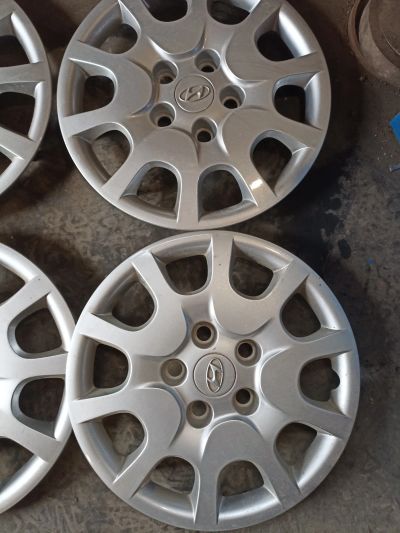 Лот: 18247511. Фото: 1. Колпаки R15 Hyundai оригинальные... Колпаки