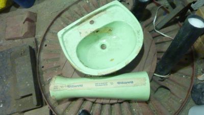 Лот: 6222073. Фото: 1. Раковина на ножке фисташковая. Раковины, умывальники