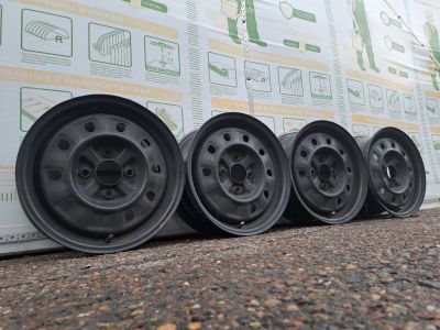 Лот: 25798650. Фото: 1. Комплект Оригинальных Заводских... Диски