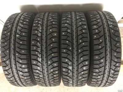 Лот: 14777855. Фото: 1. Зимние шины Bridgestone ice cruiser... Шины