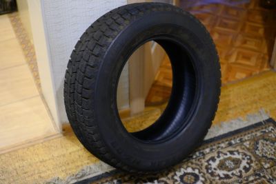 Лот: 17098521. Фото: 1. Шина зимняя Bridgestone 205 65... Шины