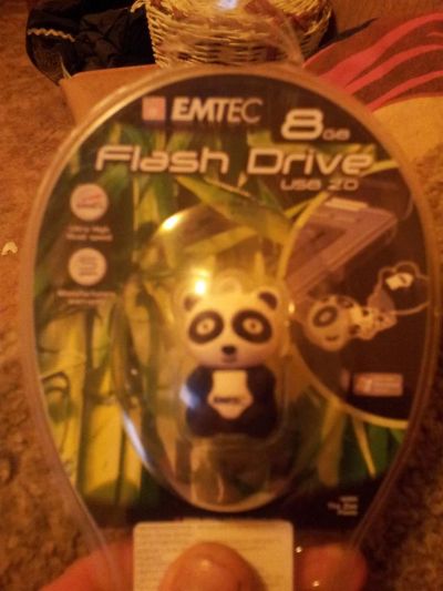 Лот: 3124221. Фото: 1. usb-накопитель Emtec panda m 310... USB-флеш карты
