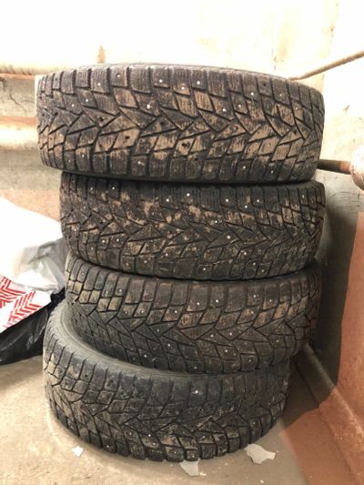Лот: 16705804. Фото: 1. Зимняя резина Dunlop 205/70 r15. Шины